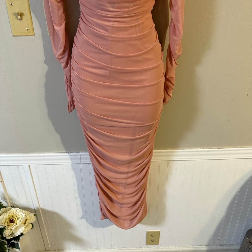 Off-Shoulder Ruched Midi Dress in Dusty Rose - Picture 5 of 7
